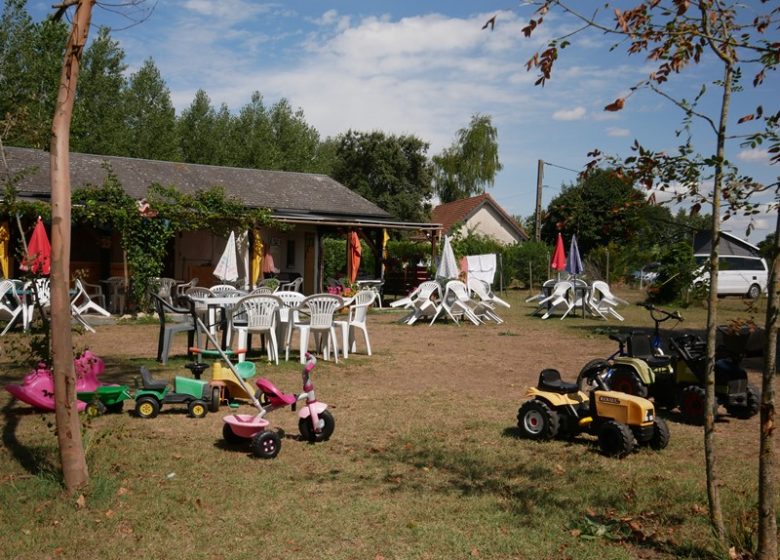"Les terrasses de Rivarennes" campsite