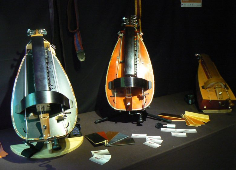 Luthier – Facteur de vielle à roue – Sébastien Tourny